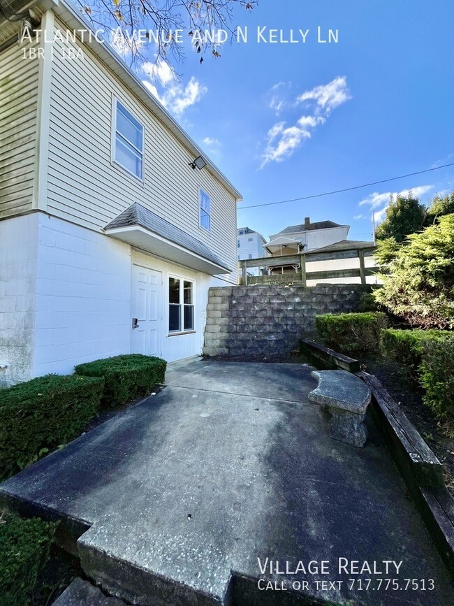 Building Photo - Budget-Friendly 1-bed with on-site laundry...