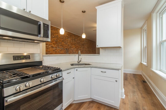 Building Photo - 328 W Front St