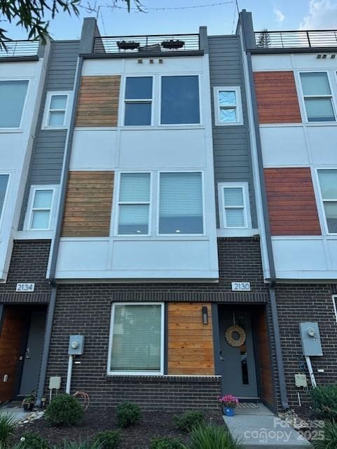 Building Photo - 2130 Bryant Park Dr