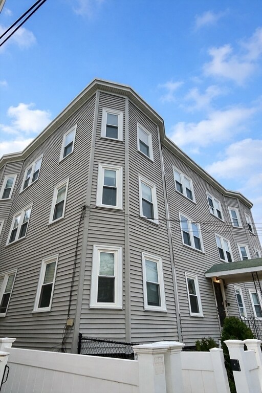 Building Photo - 26 Bolton St