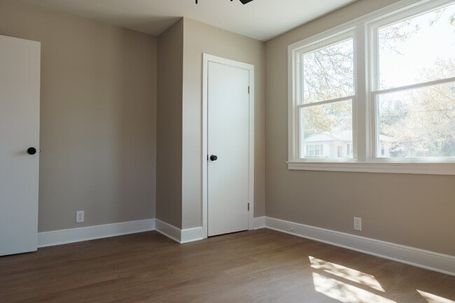 Building Photo - 332 Guilford St