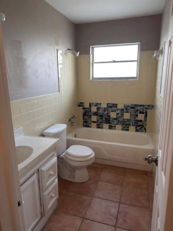 Building Photo - 4409 W Varn Ave