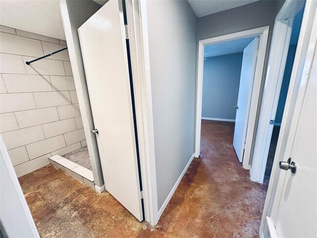 Building Photo - 3416 Willowrun Dr