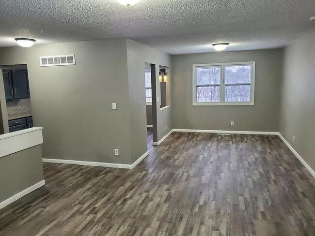 Building Photo - 616 E Hackley Ave