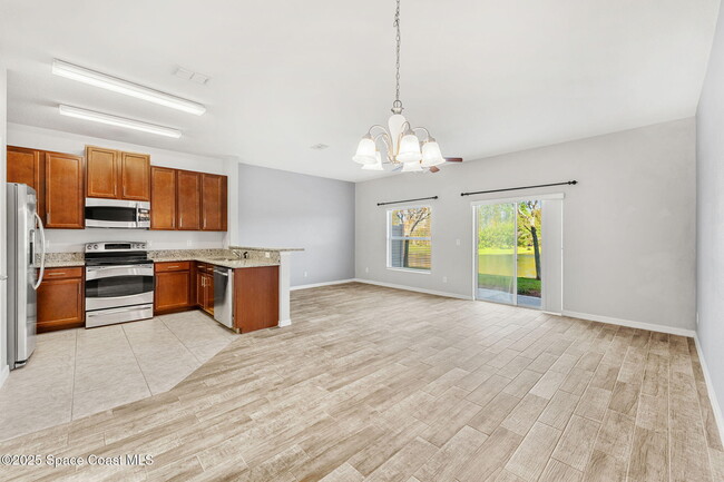 Building Photo - 2685 Revolution St