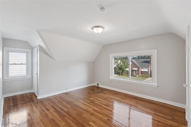 Building Photo - 3902 E Antisdale Rd