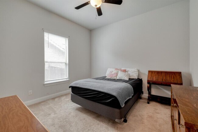 Building Photo - 18012 Leccion Dr