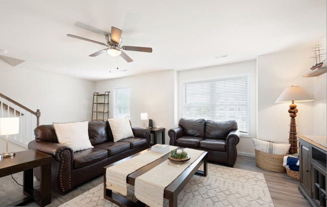 Building Photo - A Beautiful 3 Bedroom End Unit Townhouse