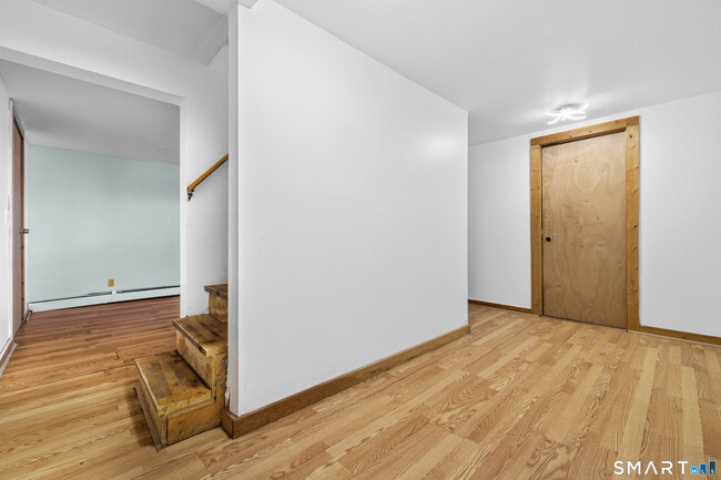 Building Photo - 12 Beach Park Rd