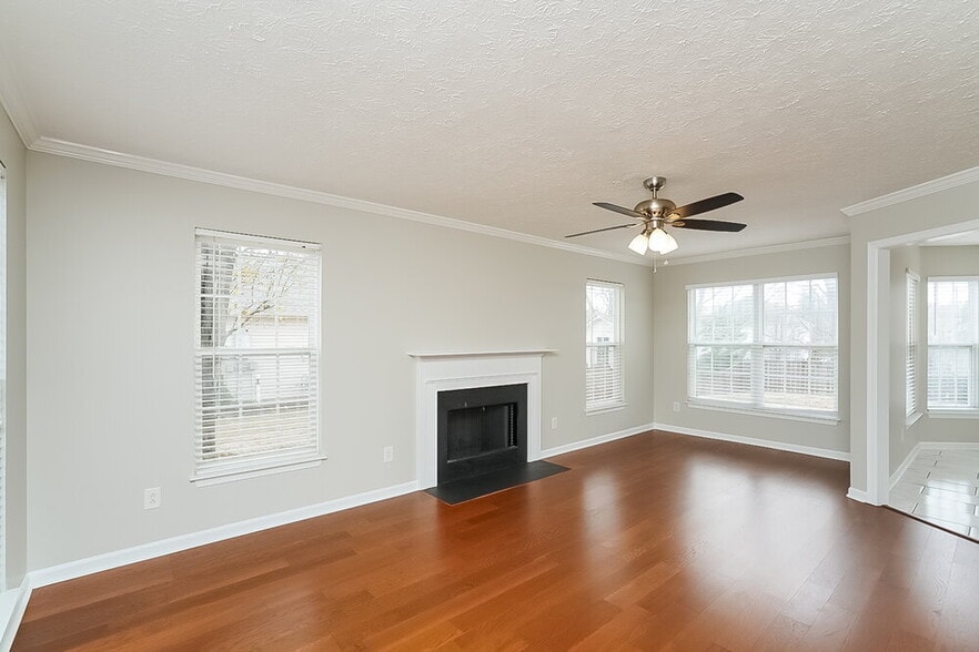 Building Photo - 2986 Buckner Ln