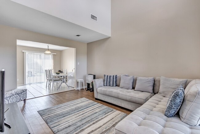 Building Photo - 2400 Pintail Loop