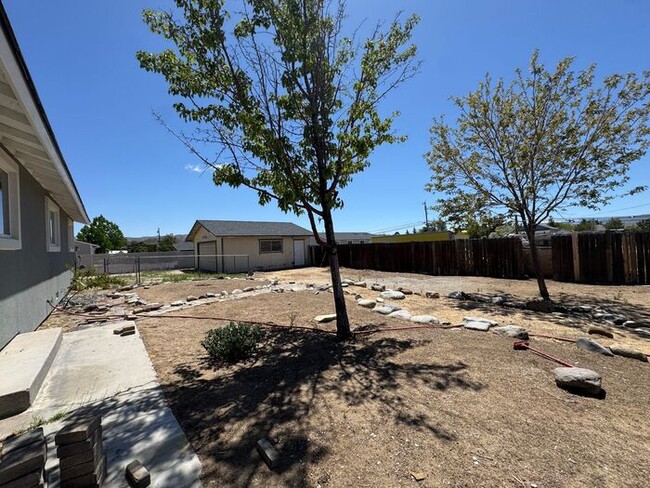 Building Photo - 3 Bed 2 Bath Remodeled Home in North Valleys!