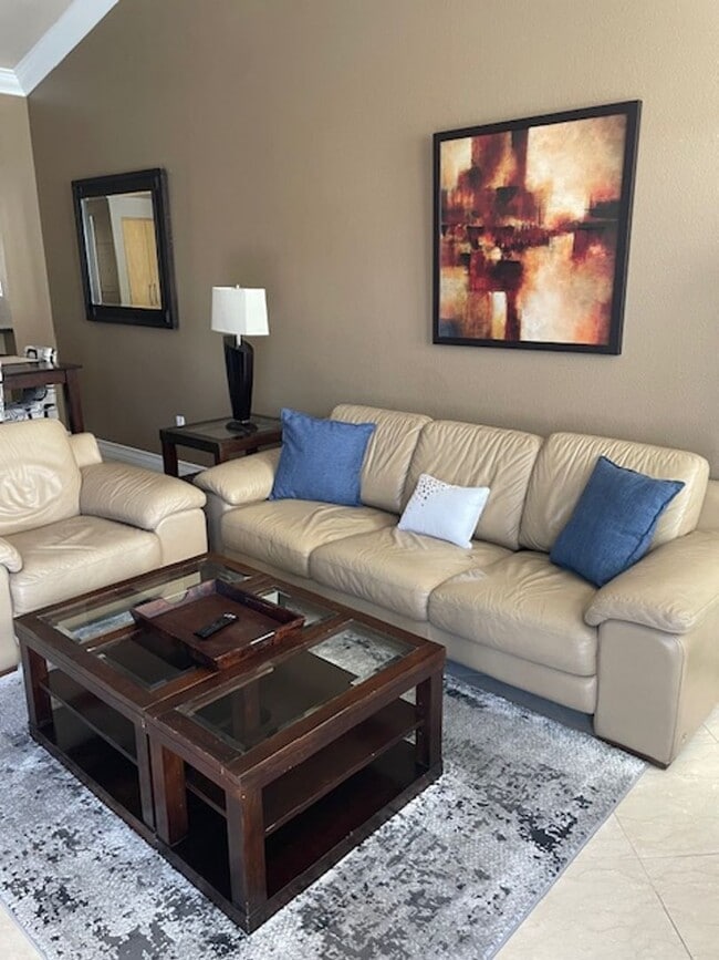 Building Photo - Meridian TOP FLOOR Furnished 1 bed | 1 bath condo with Strip and High Roller view.