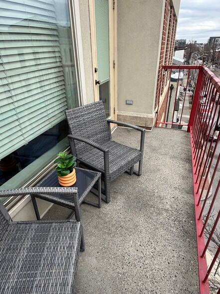 balcony - 911 S Charles St