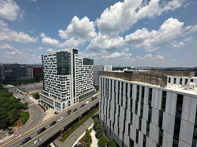 Building Photo - 10 Museum Way