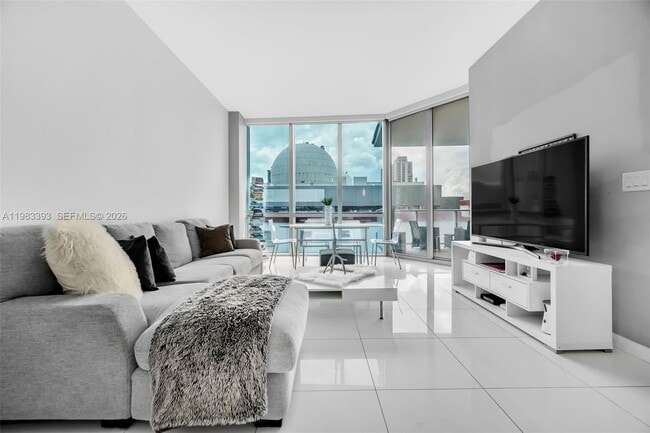 Building Photo - 851 NE 1st Ave