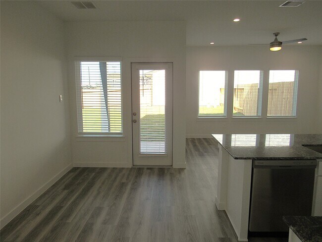 Building Photo - 2807 Glengary River Wy