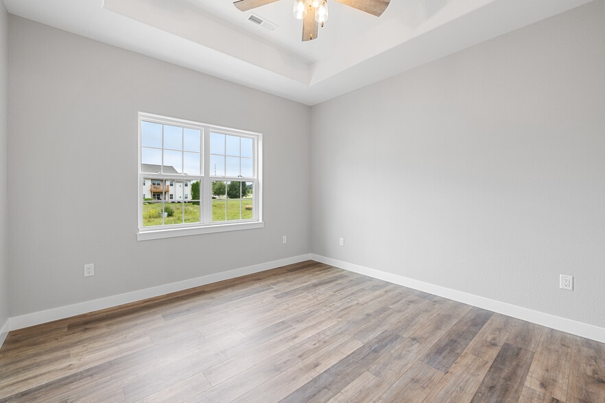 Building Photo - 1844 Woodland Way