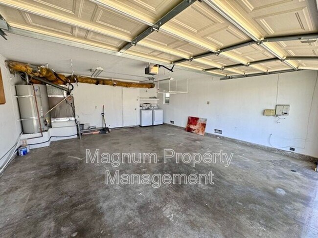 Building Photo - 39739 Creative Dr