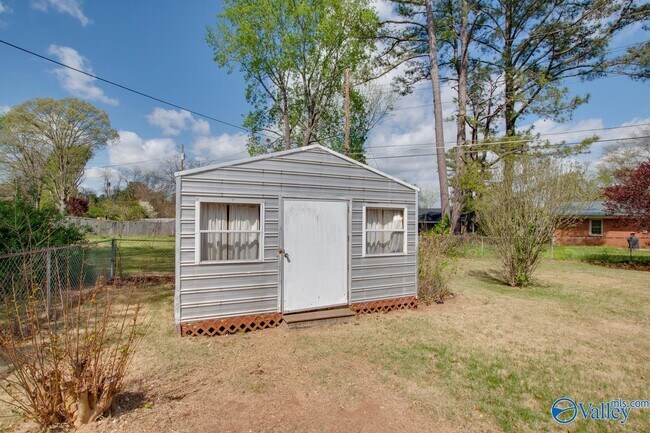 Building Photo - 803 Mead Rd NE