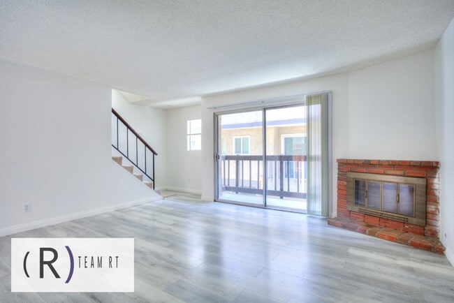 Building Photo - A Spacious Condo with a Quiet Community