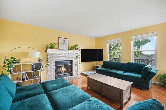 Building Photo - 448 Somerset Dr