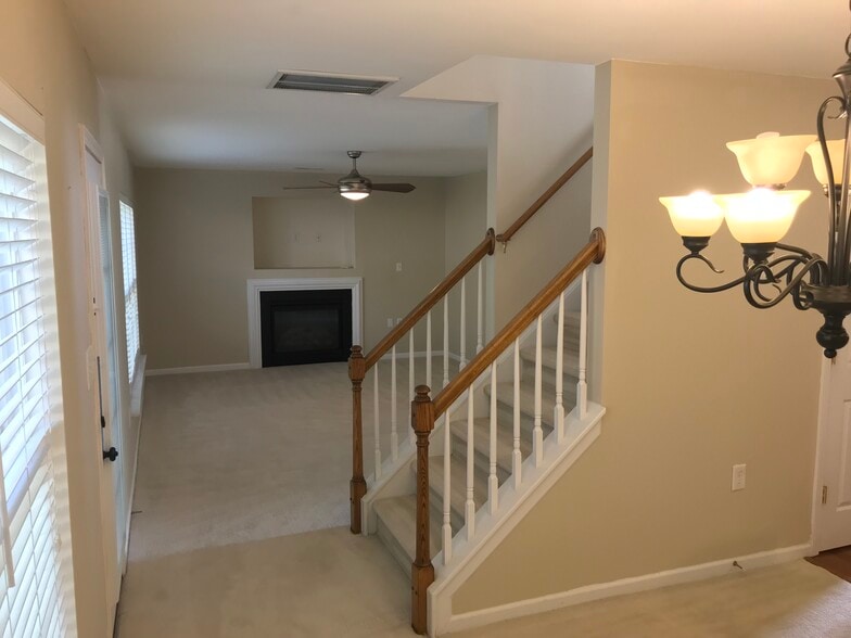 DINING ROOM LOOKING AT LIVING ROOM - 2808 Cougar Hill Ct