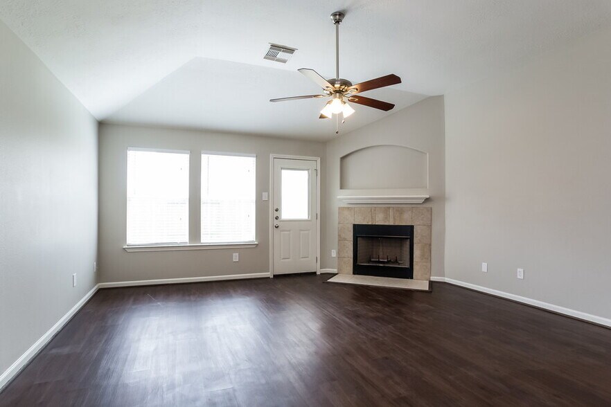 Building Photo - 12410 Greencanyon Dr