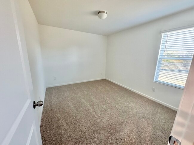 Building Photo - 4 br 3.5 ba NEW CONSTRUCTION in China Grove!