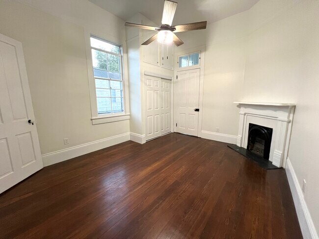 Building Photo - 3430 Dryades St