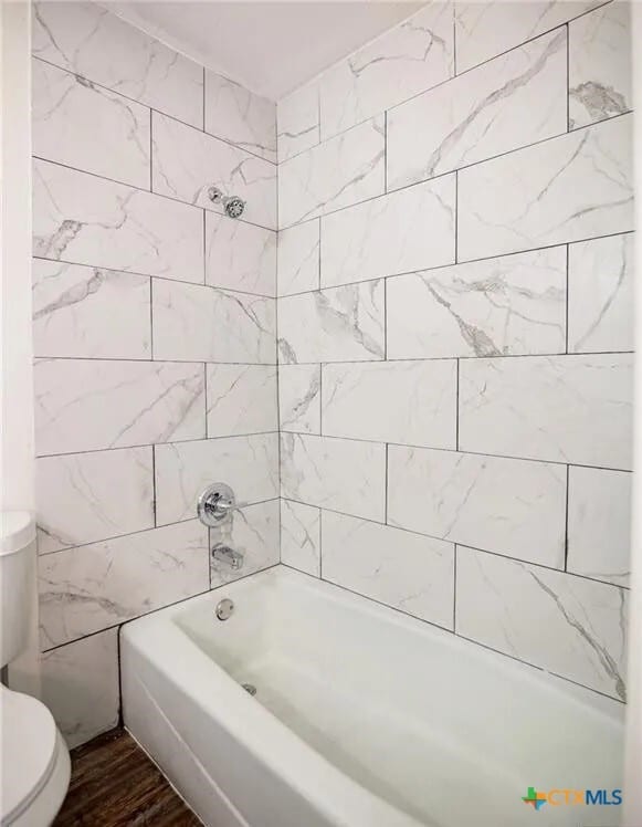 Building Photo - 2003 Woodlawn St