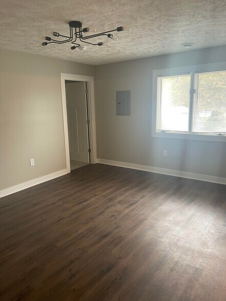 Building Photo - 4233 Holt Rd