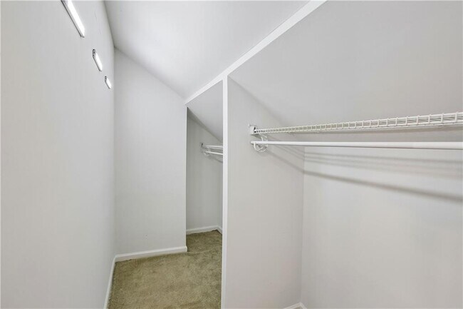 Building Photo - 1649 Beecher St SW