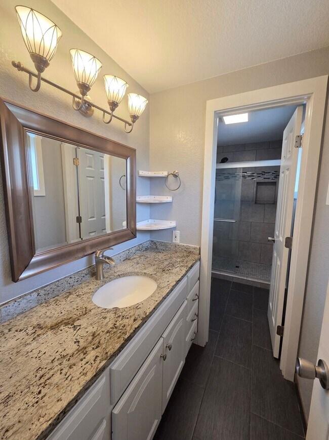 Building Photo - 4058 SE Empress Ct
