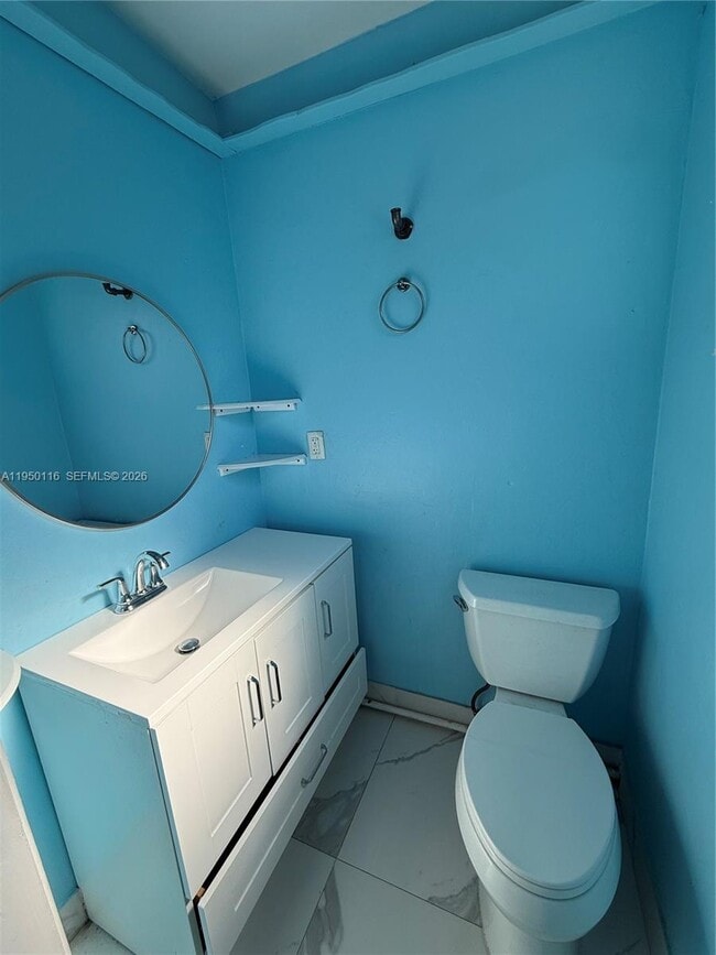 Building Photo - 5408 N Andrews Ave