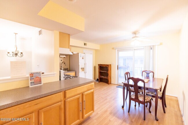 Building Photo - 187 Evergreen Rd