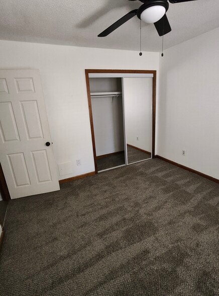 Building Photo - 569 Mary Lou Ave