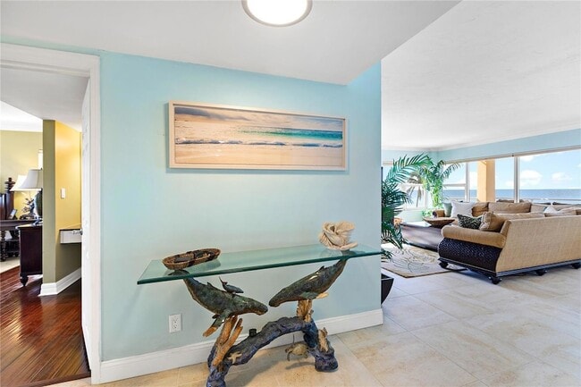 Building Photo - 603 Longboat Club Rd