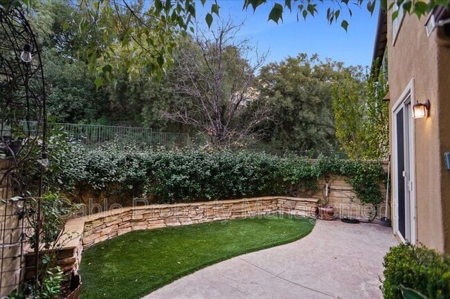 Building Photo - 27023 Fairway Ln