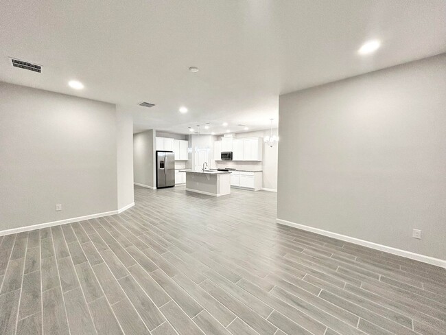 Building Photo - Gorgeous 4/3 Brand New Home with a Spaciou...