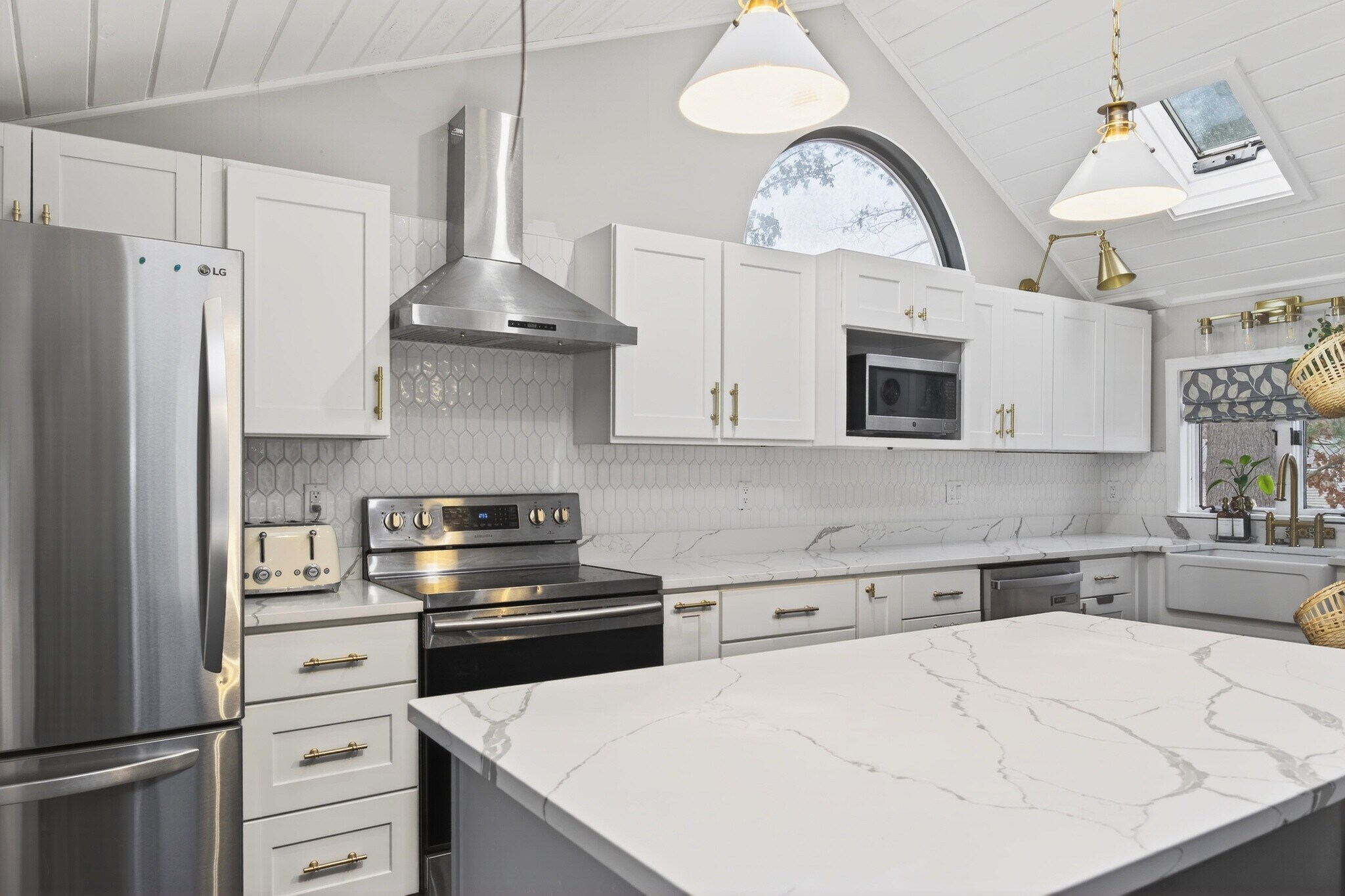 Building Photo - 80 Algonquin Dr