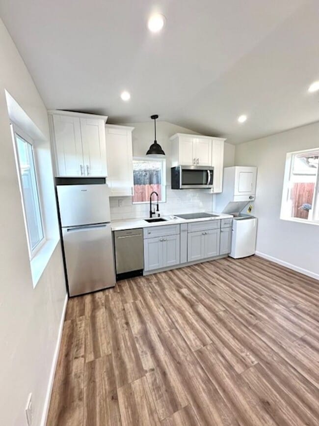 Building Photo - Brand New ADU in Oceanside