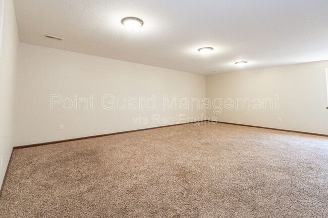 Building Photo - 810 Bristol Cir