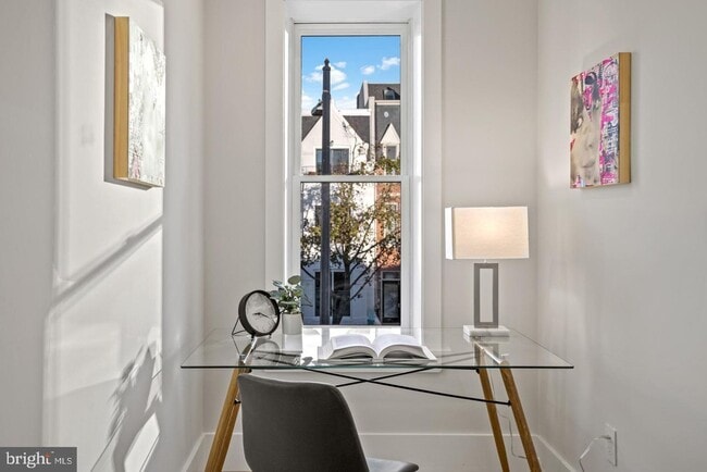 Building Photo - Absolutely Incredible, Light-Filled 2 Leve...