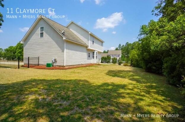 Building Photo - 11 Claymore Ct