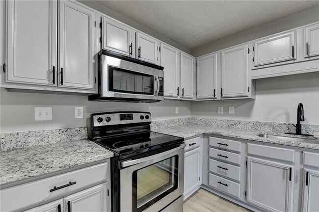 Building Photo - 3876 Meadow Creek Dr