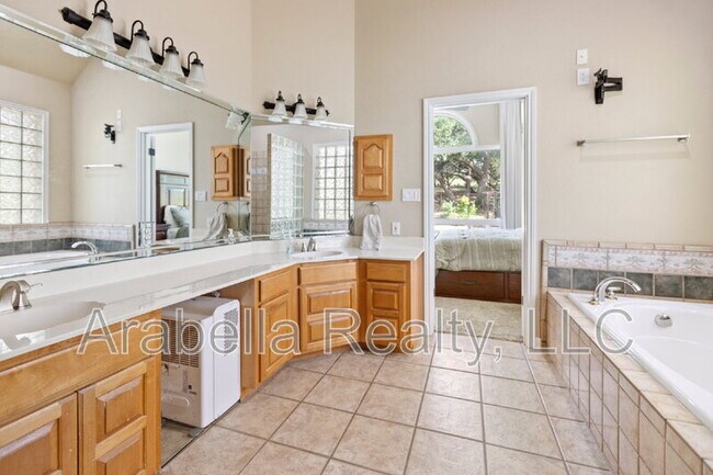 Building Photo - 1702 Shepherds Ranch