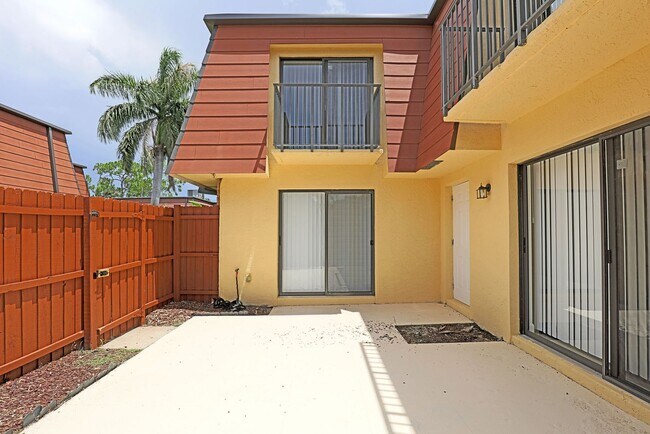 Building Photo - 1538 Park Meadows Dr