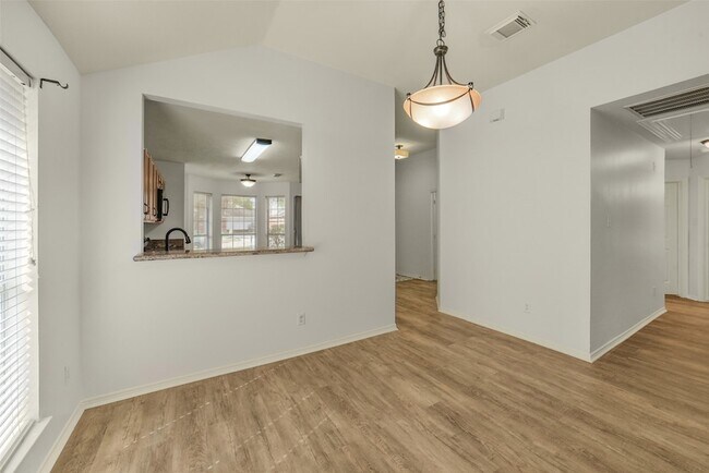 Building Photo - 21007 Terrace View Dr