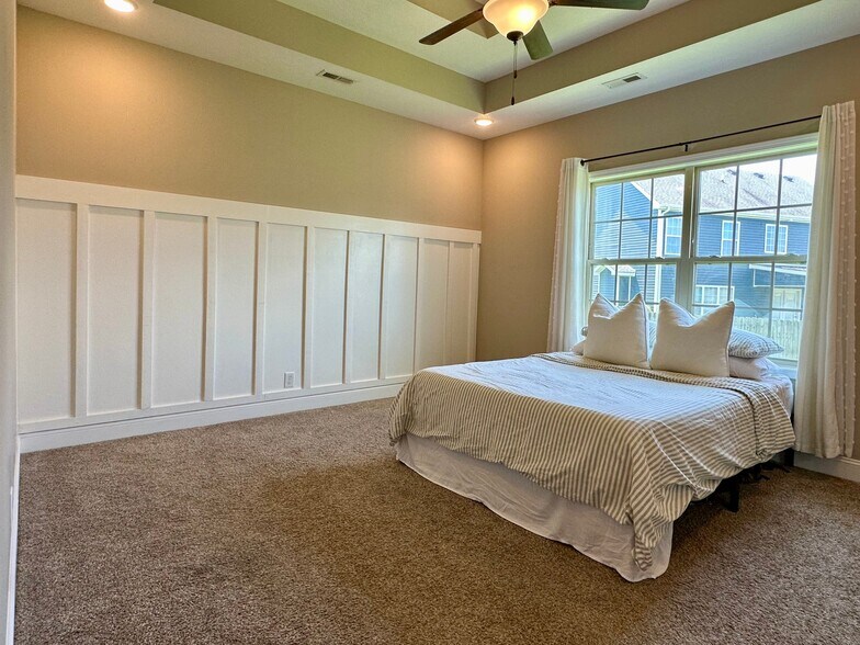 Building Photo - 1124 Eagle's View Dr